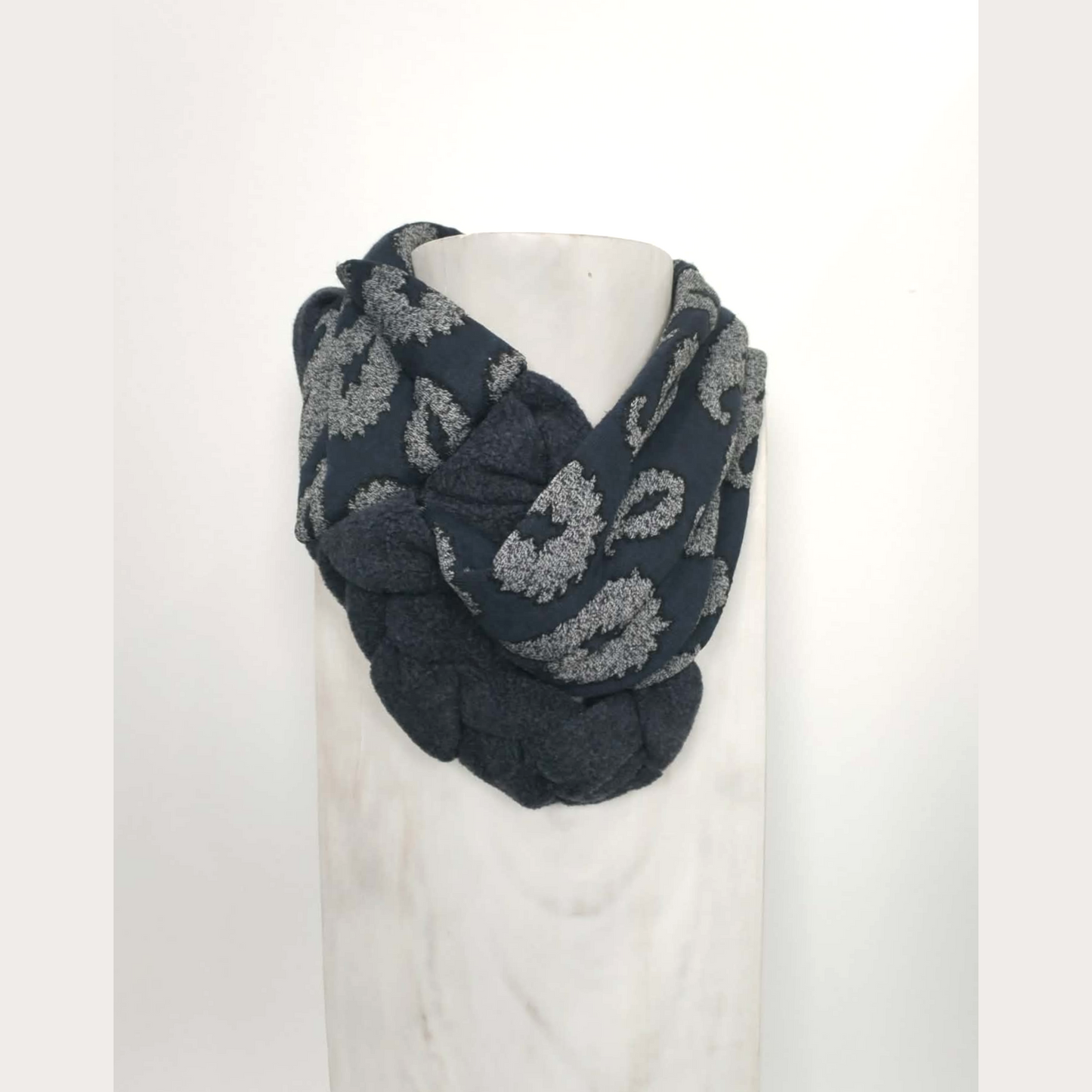 Dancing Drops - Textile Scarf