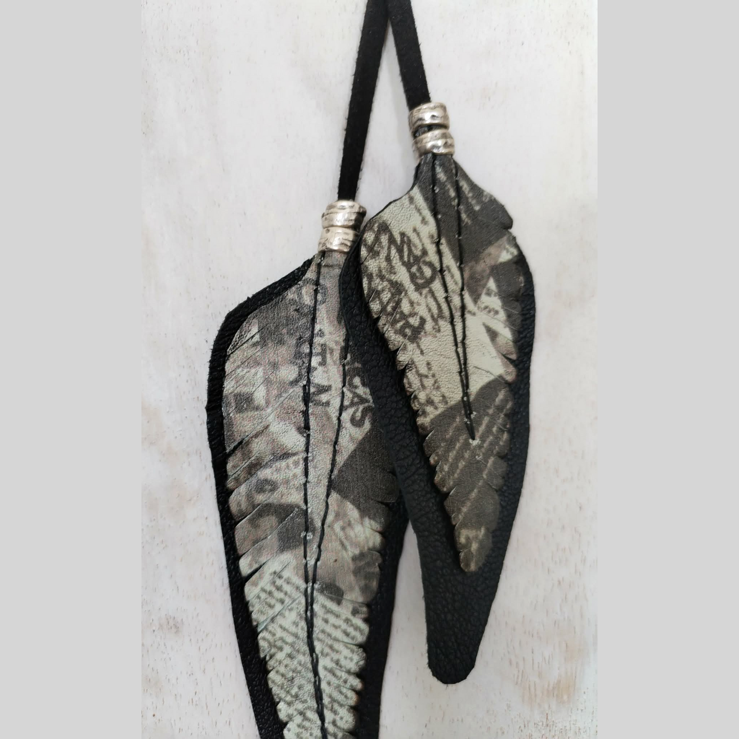 The Feathers - leather necklace