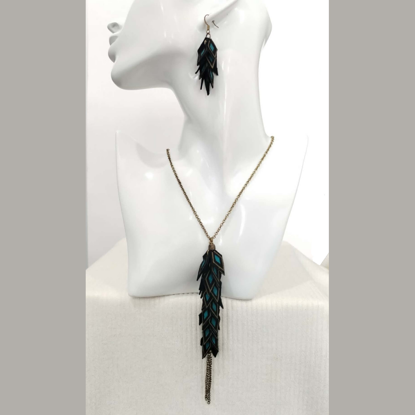 Leather Set - Earrings and necklace
