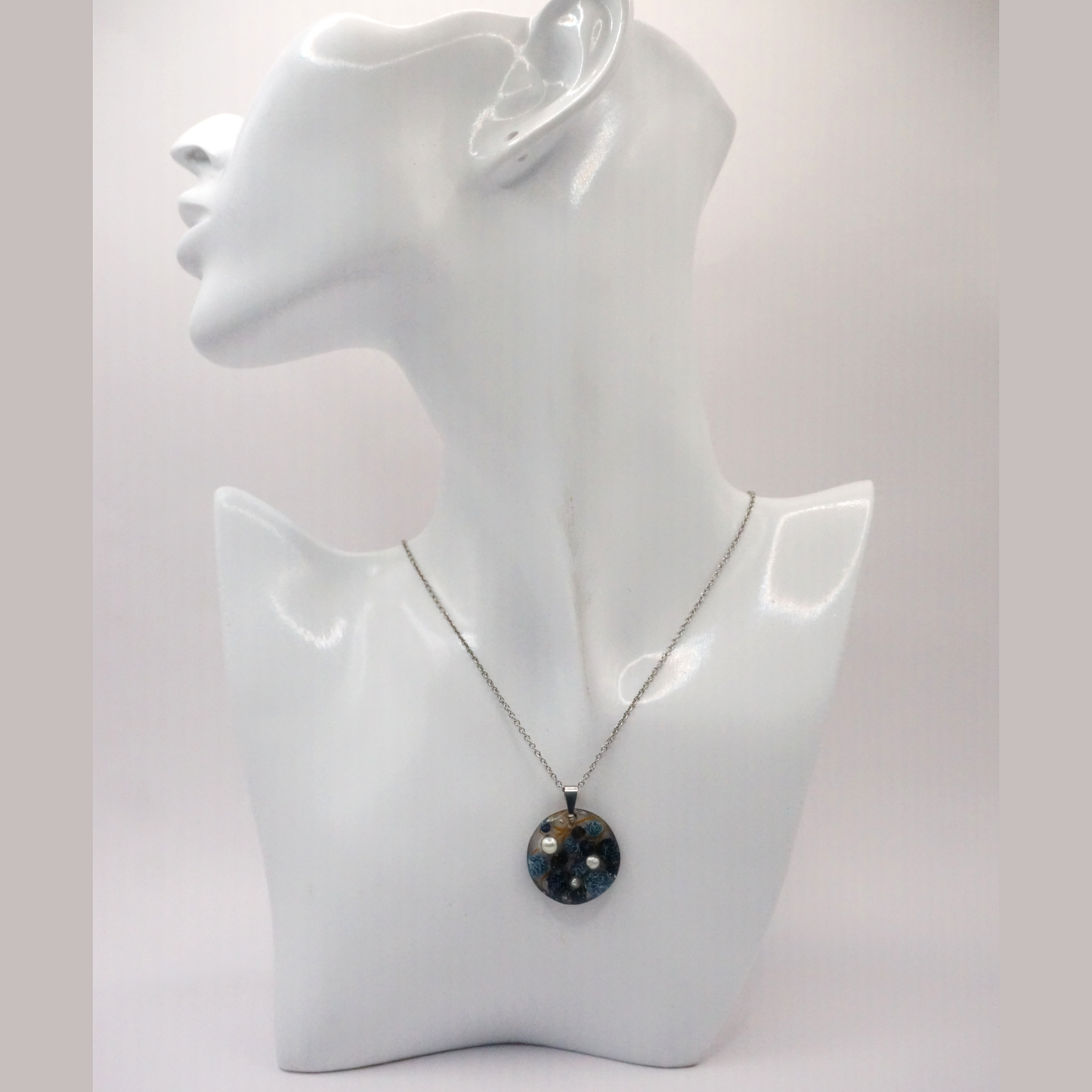Denim with pearls - Necklace